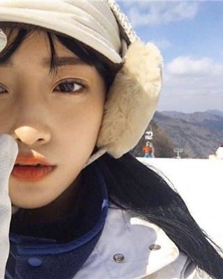 别后桃花依旧开 作者：容笙