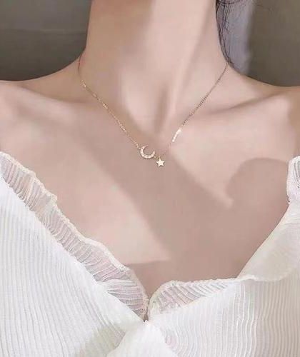 中秋节，老婆给小助理COS玉兔 作者：夏初瑶瑶