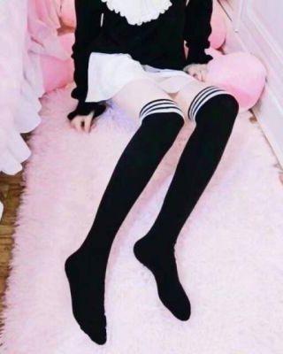 [np  完结by番外9]《不挨操就会死（高h）》作者：小卷宝宝