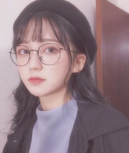 【红袖热文】《系统为我氪金后，大佬成榜一大哥》谢无忧