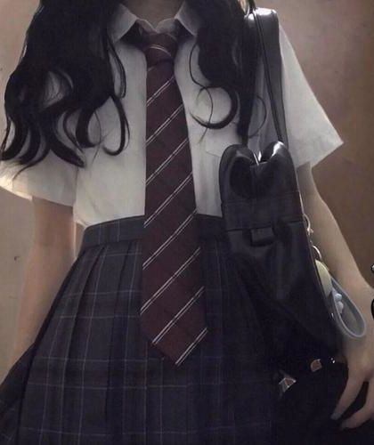 《瘦骨嶙峋》作者：武玄青