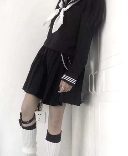 穿到古代带女团