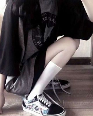【独家】爸爸出差带过来一个女孩